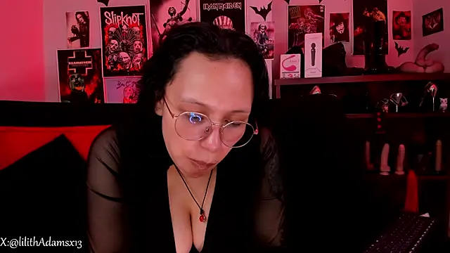 Snapshot of lilith-deveraux chatting on April 23, 2026, 3:25 pm lilith-deveraux online show from April 23, 2026, 3:25 pm