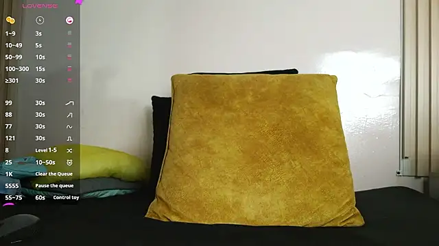 Snapshot of virtual_charm chatting on February 5, 2026, 12:21 pm virtual charm online show from February 5, 2026, 12:21 pm