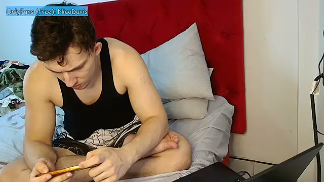 Snapshot of NicoDavisHere chatting on June 24, 2026, 7:24 pm NicoDavisHere online show from June 24, 2026, 7:24 pm
