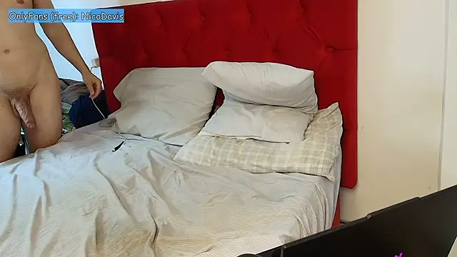 Snapshot of NicoDavisHere chatting on July 2, 2026, 3:23 am NicoDavisHere online show from July 2, 2026, 3:23 am