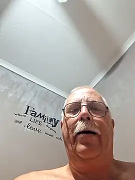 Snapshot of NawtyB1965 chatting on February 6, 2026, 3:44 am NawtyB1965 online show from February 6, 2026, 3:44 am