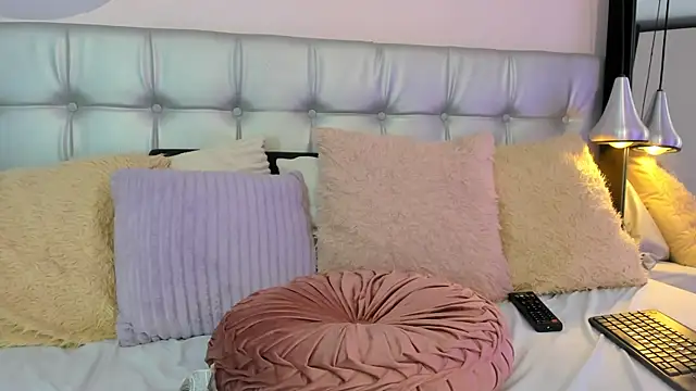 Axel brunette1 online show from March 10, 2025, 1:45 am