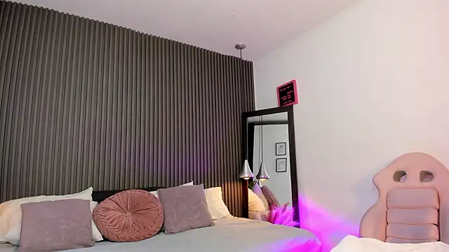 Axel brunette1 online show from February 3, 2026, 8:03 pm