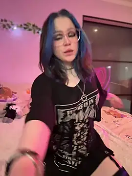 MaddisonHaas online show from February 4, 2025, 3:33 am