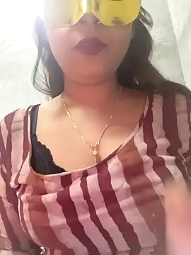 Snapshot of Shanaya_Hotty chatting on December 7, 2024, 6:37 pm Shanaya Hotty online show from December 7, 2024, 6:37 pm