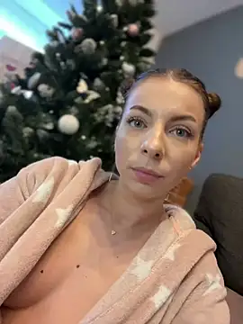 Snapshot of Mia_Ethan chatting on January 9, 2025, 1:35 pm Mia Ethan online show from January 9, 2025, 1:35 pm