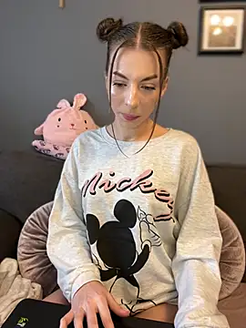 Snapshot of Mia_Ethan chatting on February 12, 2025, 9:42 am Mia Ethan online show from February 12, 2025, 9:42 am