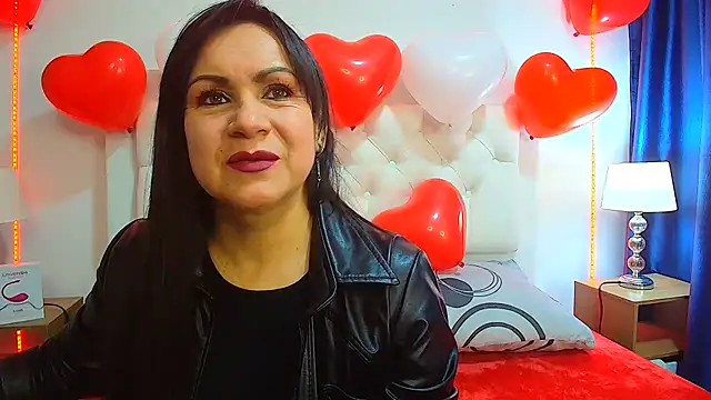 jescaoporto4 online show from February 12, 2025, 2:32 pm