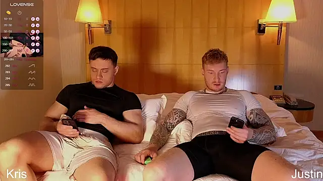 Snapshot of Justin_Hardy chatting on November 16, 2025, 10:59 pm Justin Hardy online show from November 16, 2025, 10:59 pm