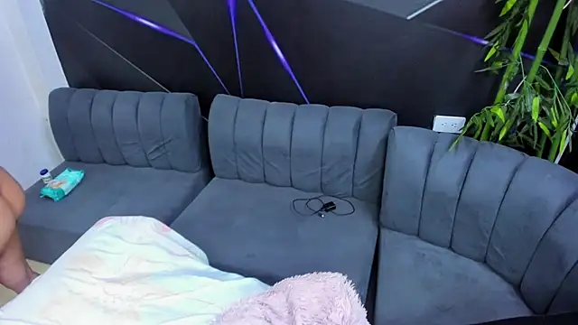 playsgirlhot online show from September 10, 2025, 2:17 pm