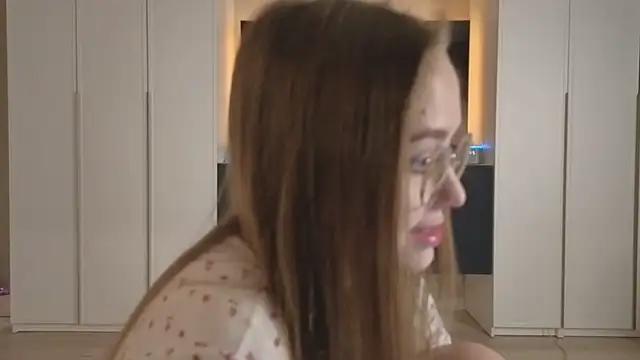 endlesssoffi online show from November 20, 2025, 6:40 pm