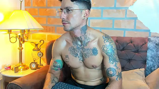 Dylanstonne online show from January 29, 2025, 2:40 am