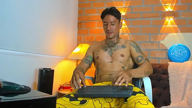 Dylanstonne online show from February 25, 2025, 9:35 pm