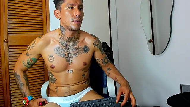 Dylanstonne online show from March 22, 2025, 4:24 am