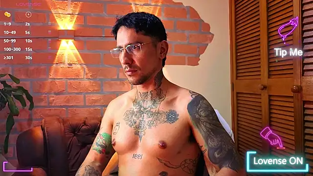 Dylanstonne online show from October 28, 2025, 8:44 pm