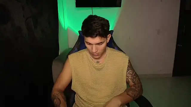 Aangelhot online show from January 3, 2025, 1:16 am