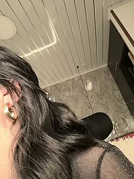 Bella fournier online show from April 7, 2026, 12:22 am