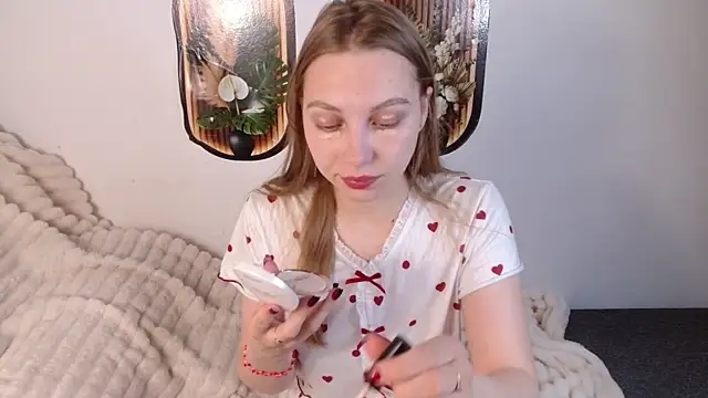 bellaa love  online show from May 15, 2026, 12:17 am