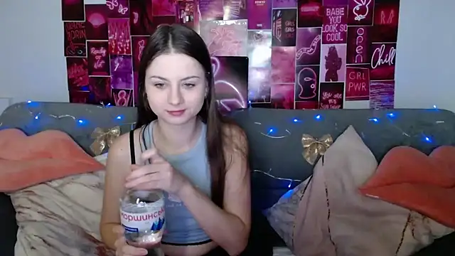 Snapshot of MilanaRoza chatting on January 17, 2025, 6:04 am MilanaRoza online show from January 17, 2025, 6:04 am