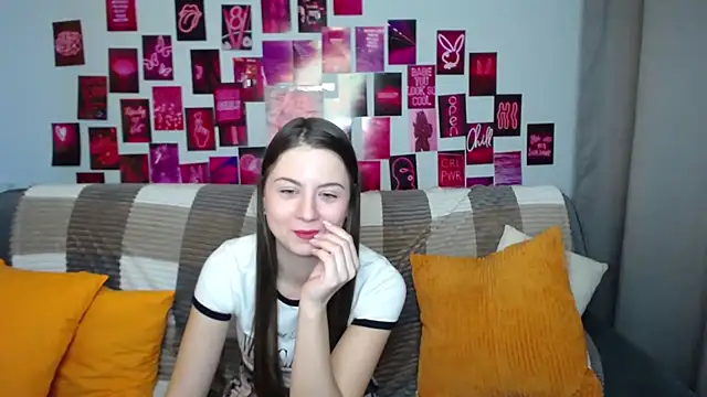 Snapshot of MilanaRoza chatting on February 27, 2025, 5:45 am MilanaRoza online show from February 27, 2025, 5:45 am