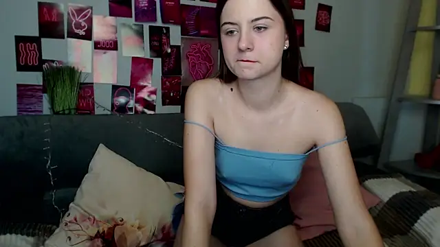 Snapshot of MilanaRoza chatting on October 3, 2025, 4:53 am MilanaRoza online show from October 3, 2025, 4:53 am