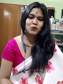 yoursweety09 online show from April 15, 2026, 2:02 pm