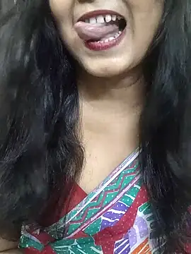 yoursweety09 online show from July 18, 2026, 7:34 am