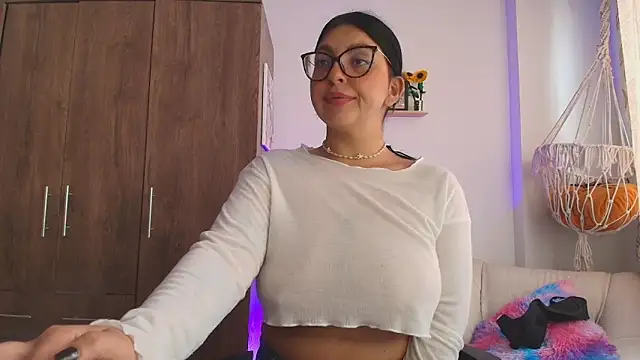 Snapshot of Vioolletta chatting on May 29, 2026, 3:21 pm Vioolletta online show from May 29, 2026, 3:21 pm