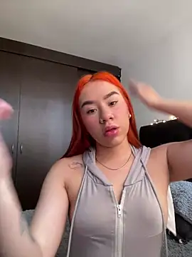 Im Valen Cute online show from February 24, 2025, 3:42 pm