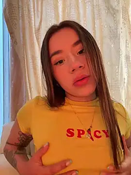 Im Valen Cute online show from March 12, 2026, 6:25 pm