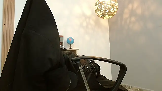 Reiko 85  online show from January 25, 2025, 8:00 pm