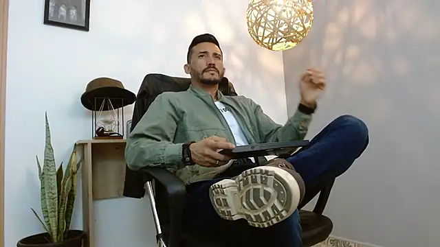 Reiko 85  online show from February 1, 2025, 7:55 pm