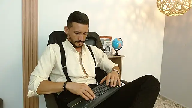 Reiko 85  online show from February 6, 2025, 9:17 pm