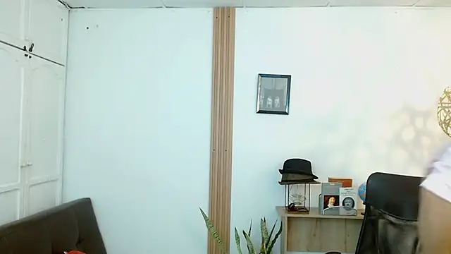 Reiko 85  online show from February 10, 2025, 6:35 pm