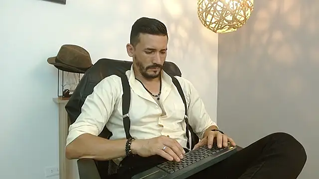 Reiko 85  online show from February 19, 2025, 7:16 pm