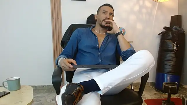 Reiko 85  online show from September 13, 2025, 7:46 pm