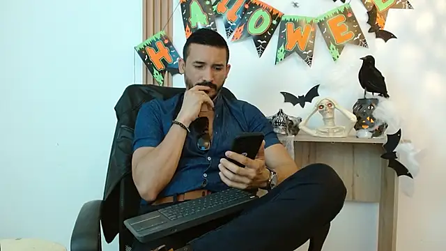 Reiko 85  online show from October 10, 2025, 2:49 pm