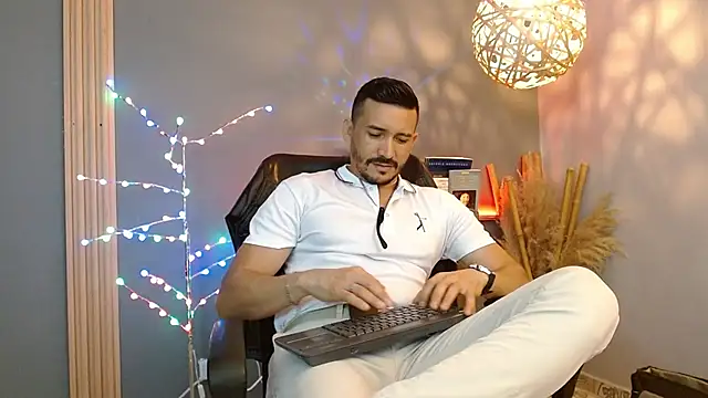 Reiko 85  online show from March 28, 2026, 7:24 pm