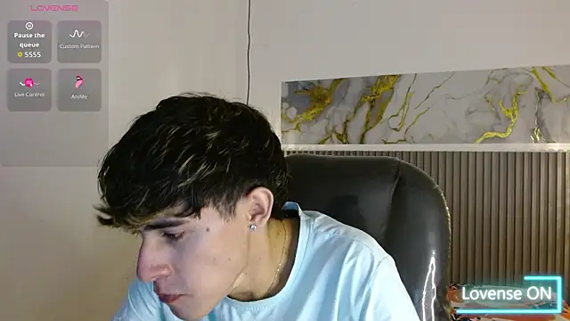 Dyla n18 online show from December 13, 2025, 8:04 pm