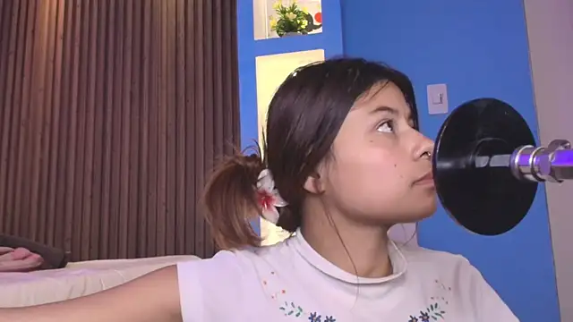 Snapshot of Antonella_Torres2 chatting on June 25, 2026, 3:28 am Antonella Torres2 online show from June 25, 2026, 3:28 am