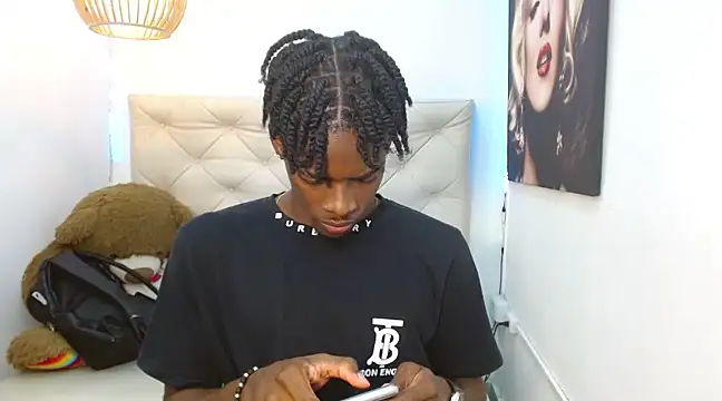 Snapshot of royce_ebony chatting on January 22, 2025, 2:26 am royce ebony online show from January 22, 2025, 2:26 am