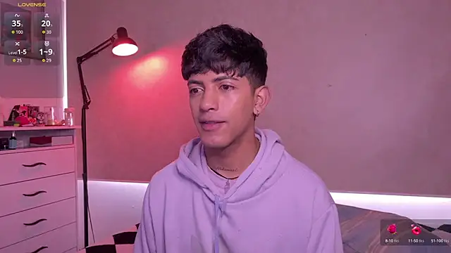 teobowny  online show from October 4, 2025, 1:31 pm