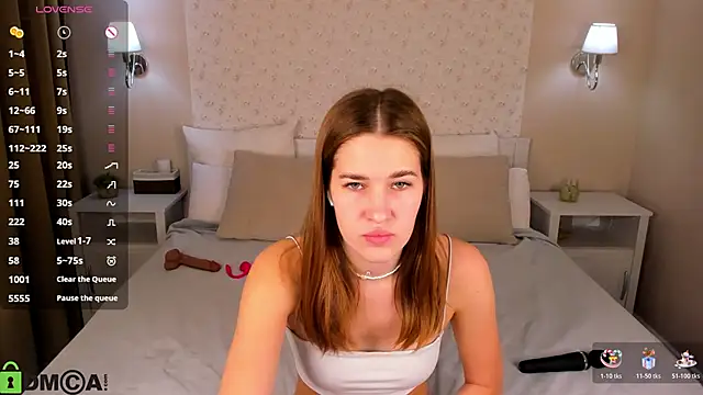 Jennifer Wadee online show from November 17, 2025, 11:32 pm