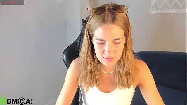 Snapshot of Jennifer_Wadee chatting on June 9, 2026, 10:21 pm Jennifer Wadee online show from June 9, 2026, 10:21 pm