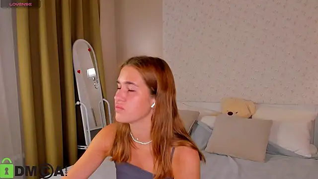 Snapshot of Jennifer_Wadee chatting on July 5, 2026, 11:12 pm Jennifer Wadee online show from July 5, 2026, 11:12 pm