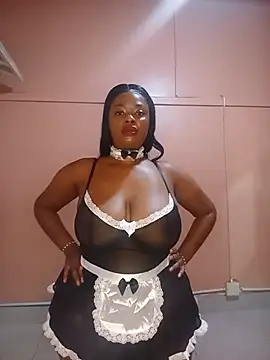 Snapshot of Luciouslips00 chatting on July 11, 2026, 12:08 pm Luciouslips00 online show from July 11, 2026, 12:08 pm