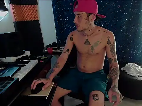 patrik tattoo  online show from February 15, 2025, 9:26 pm