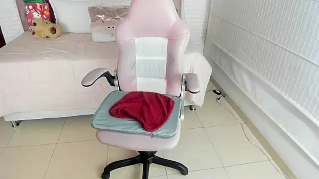 Kitty Pam online show from December 26, 2024, 7:27 pm