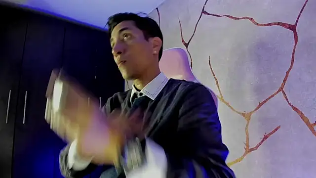 Snapshot of EdwardVlad chatting on December 3, 2024, 7:11 pm EdwardVlad online show from December 3, 2024, 7:11 pm