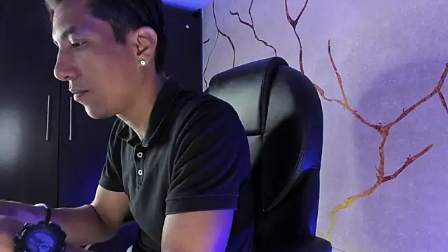 Snapshot of EdwardVlad chatting on December 4, 2024, 10:30 pm EdwardVlad online show from December 4, 2024, 10:30 pm